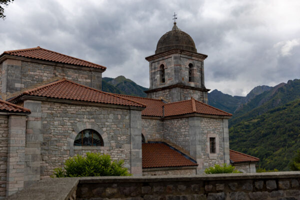 mountain tourism in spain